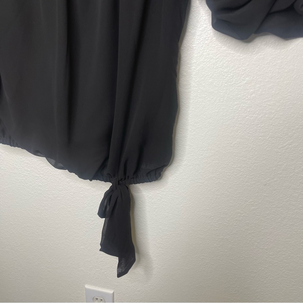 CeCe Chiffon Off/On Shoulder Ruffled Layered Long  Sleeve with Side Hem Bow tie - Picture 5 of 9